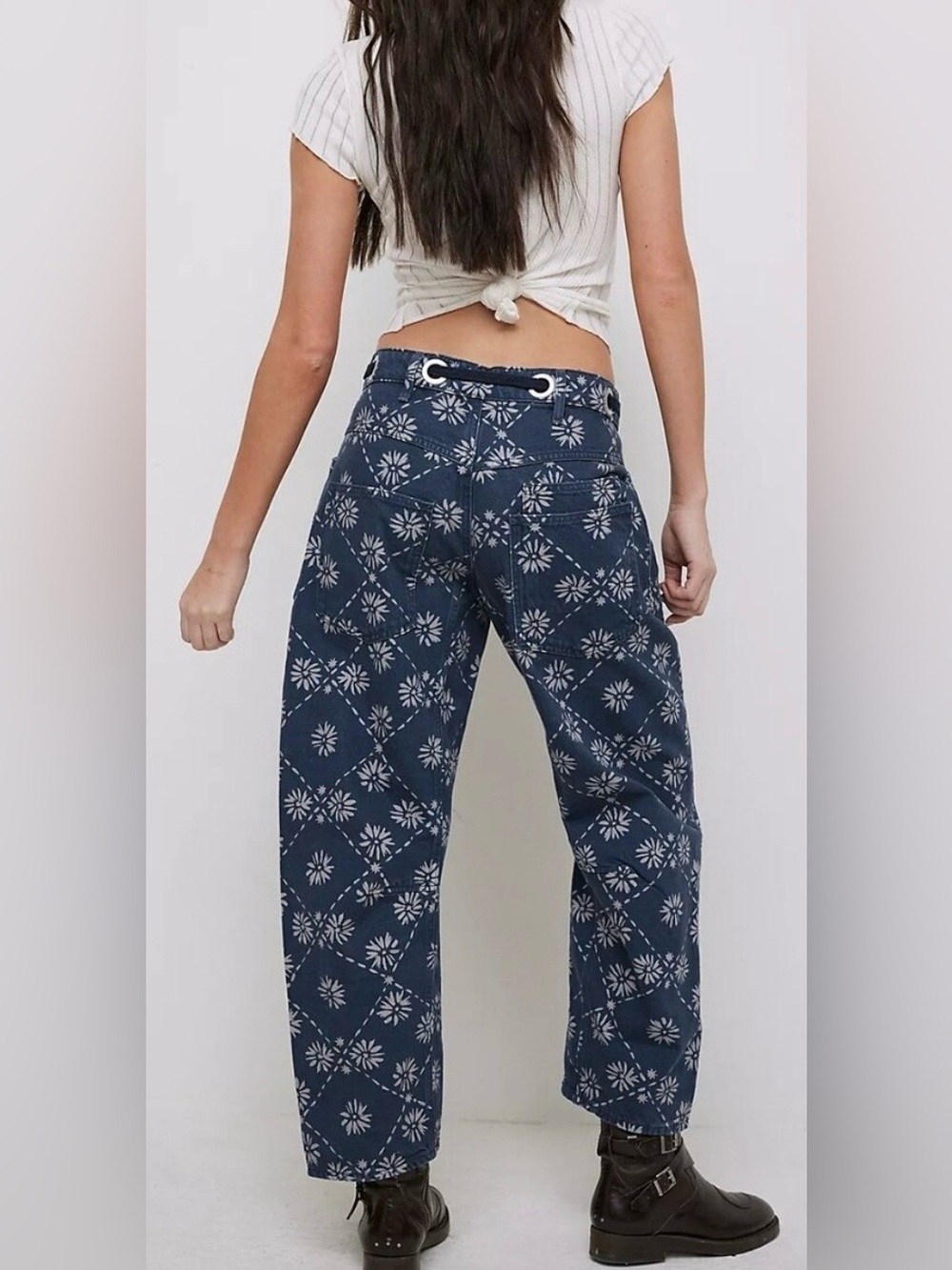 NEW Free People Moxie Low-Slung Barrel Jeans Wallpaper Geo Floral Print Size 25 - Picture 4 of 9